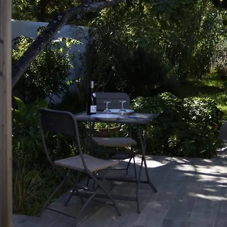 Petite Maison Semesterbostad La Perrotine